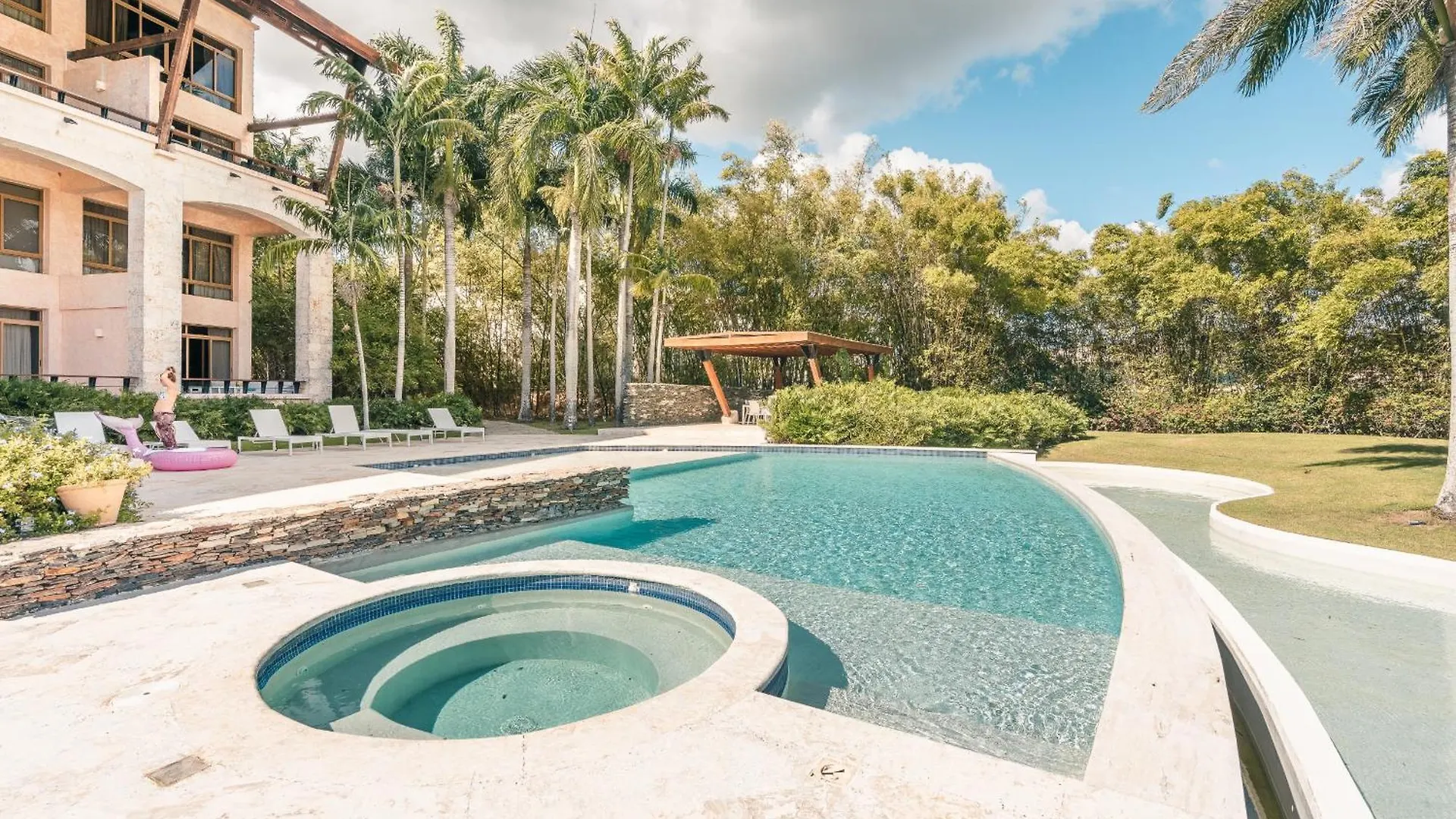 Magical Apartment With Garden View In Casa De Campo El Infiernito